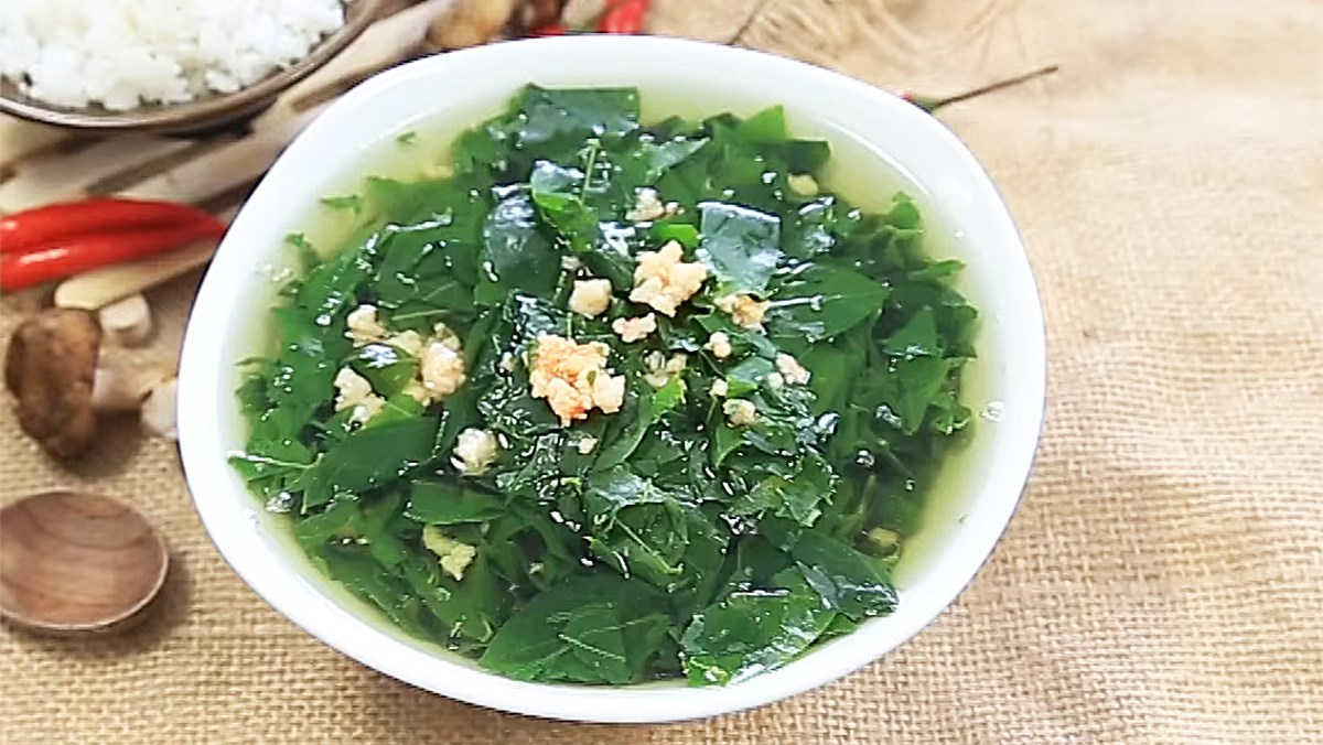 Hến nấu canh rau ngót